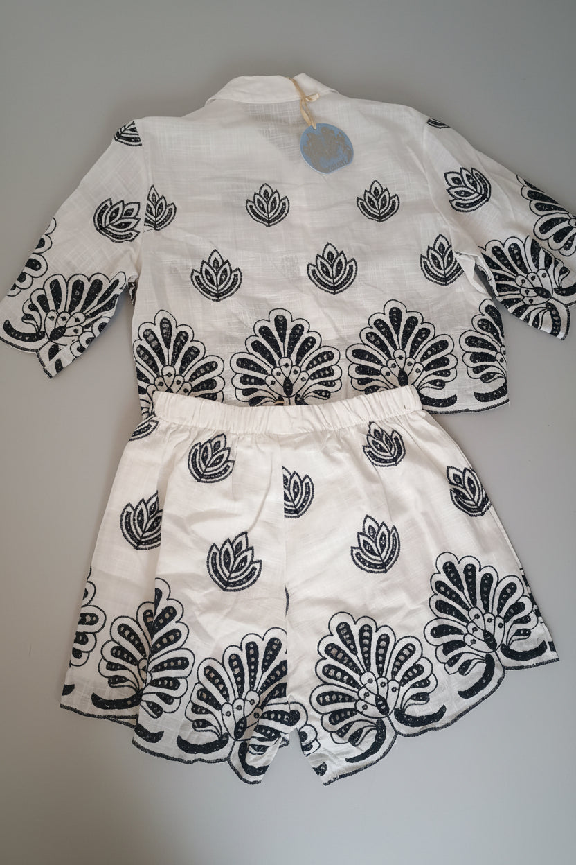 Completo Coordinato Camicia e Shorts in 100% Cotone Ricamato