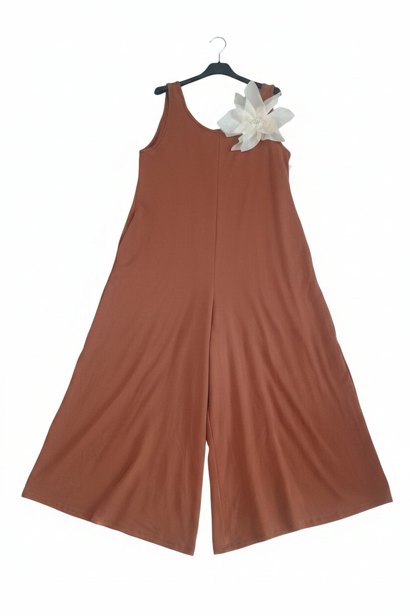 Tuta Jumpsuit Oversize a Gamba Larga con Spilla Fiore - Made in Italy